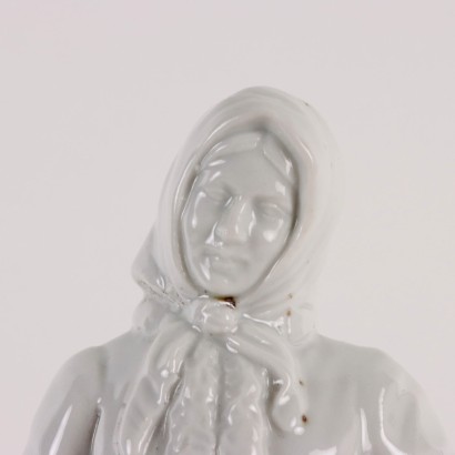 Popolana figure in Manifat Porcelain