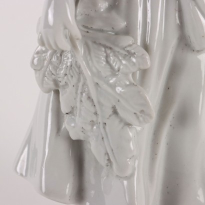 Popolana figure in Manifat Porcelain