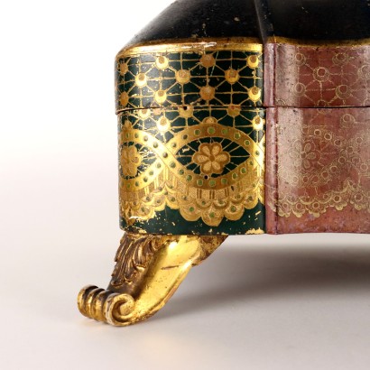 Chinoiserie Lacquered Wooden Box