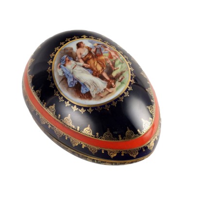 Egg-Shaped Porcelain Box