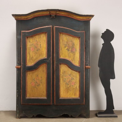 Armoire laquée néoclassique