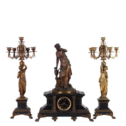 Triptychon-Uhr aus schwarzem und bronzefarbenem Marmor