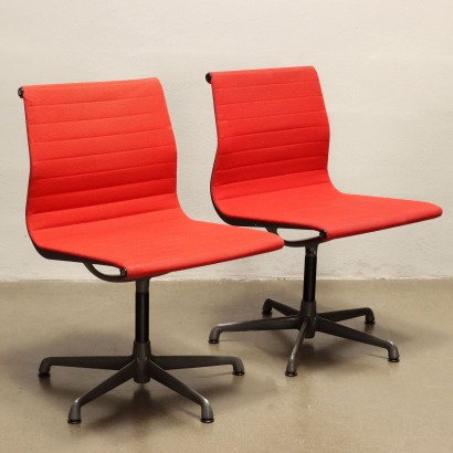 Six chaises pivotantes Charles & Ray Eames,Charles & Ray Eames,Charles & Ray Eames,Charles & Ray Eames,Charles & Ray Eames,Charles & Ray Eams,Charles & Ray Eams,Charles & Ray Eams,Charles & Ray Eames,Charles & Ray Eams, Charles et Ray Eams, Charles et Ray Eams