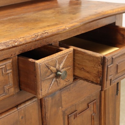 Credenza con Piattaia