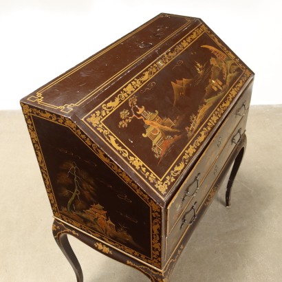 Chinoiserie Style Drop-Leaf