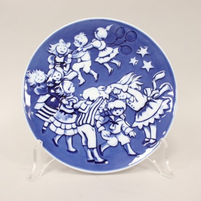 Royal Copenhagen Children's Christmas Plate, A Fun Game, Ingrid Jensen, Ingrid Jensen, Ingrid Jensen, Ingrid Jensen