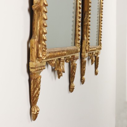 Pair of mirrors