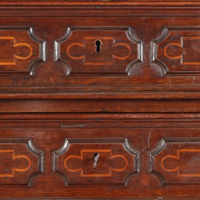 Baroque chest of drawers