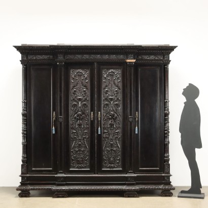 Kleiderschrank im Neorenaissance-Stil