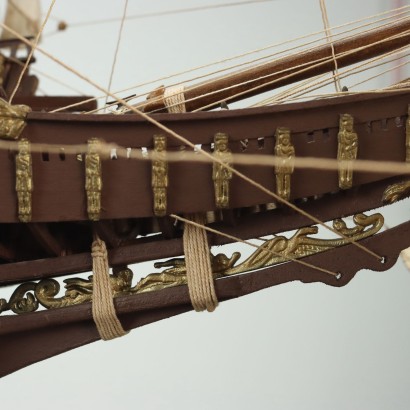 Maquette de bateau en bois