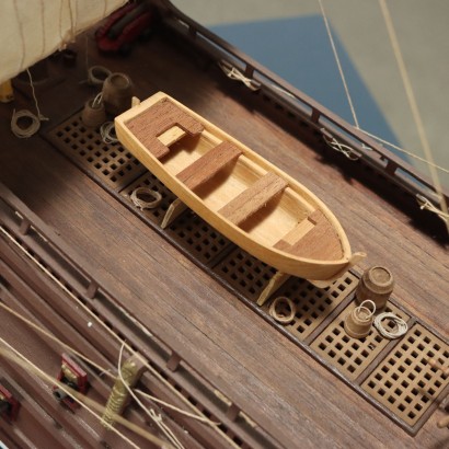 Maquette de bateau en bois